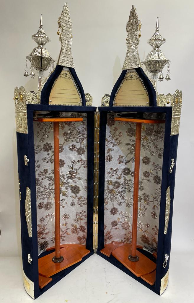 Torah Case Holy Temple Velvet with Computerized Embroidery - Image 4