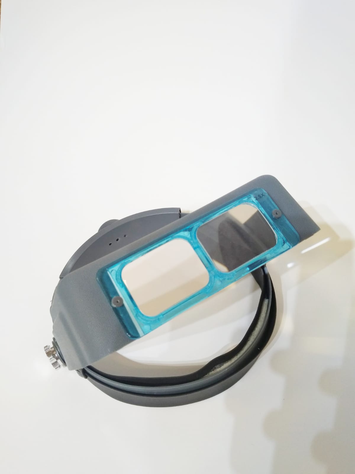Head-Mounted Magnifying Glass - Image 3