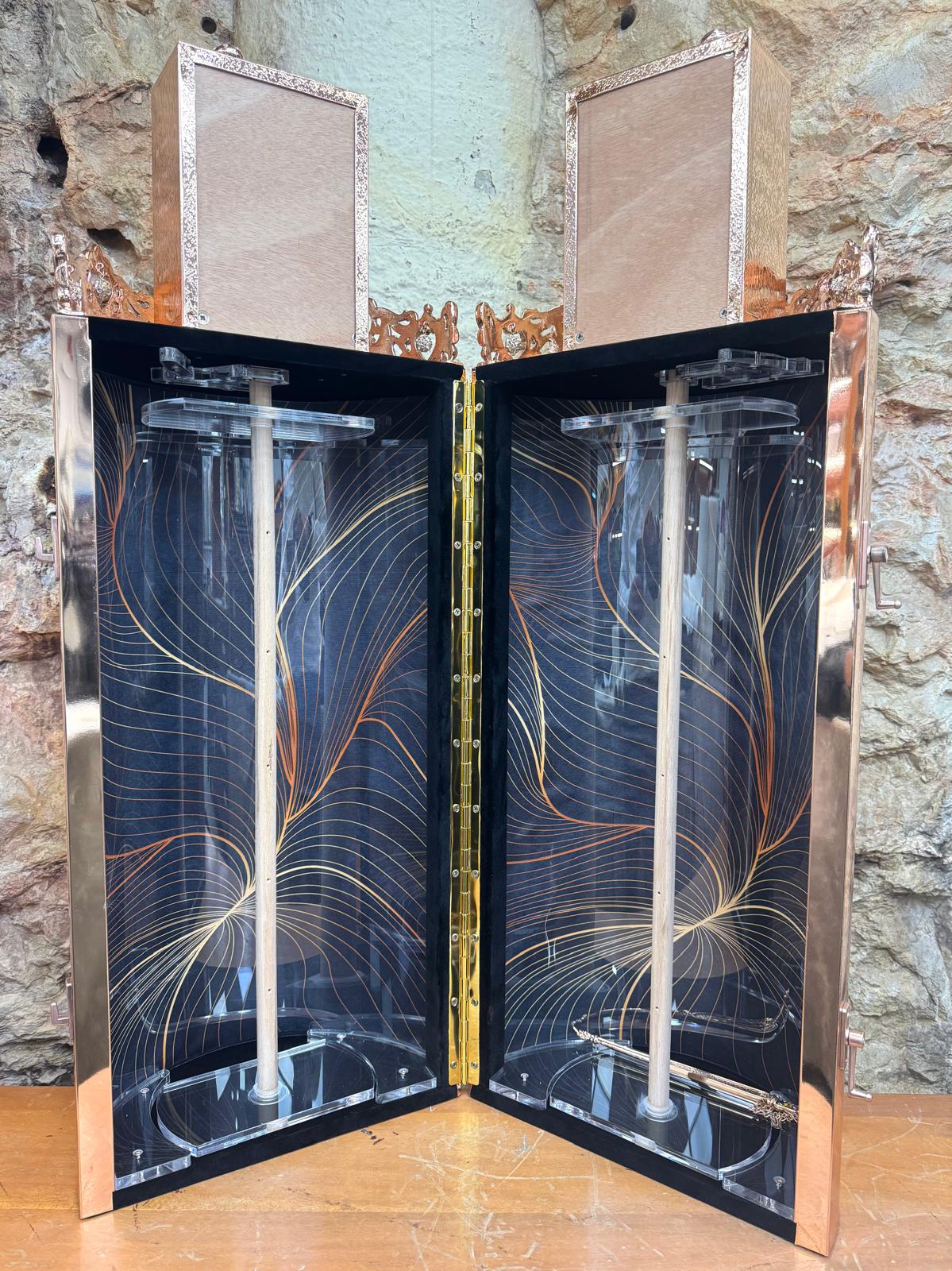 Magnificent Torah Case with Beit HaMikdash Top, Rose Gold - Image 3