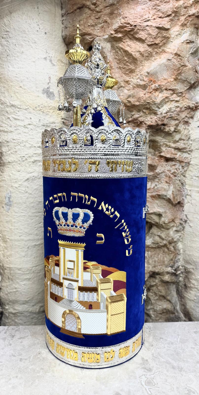 Magnificent Velvet Torah Case with Beit HaMikdash Embroidery - Image 4