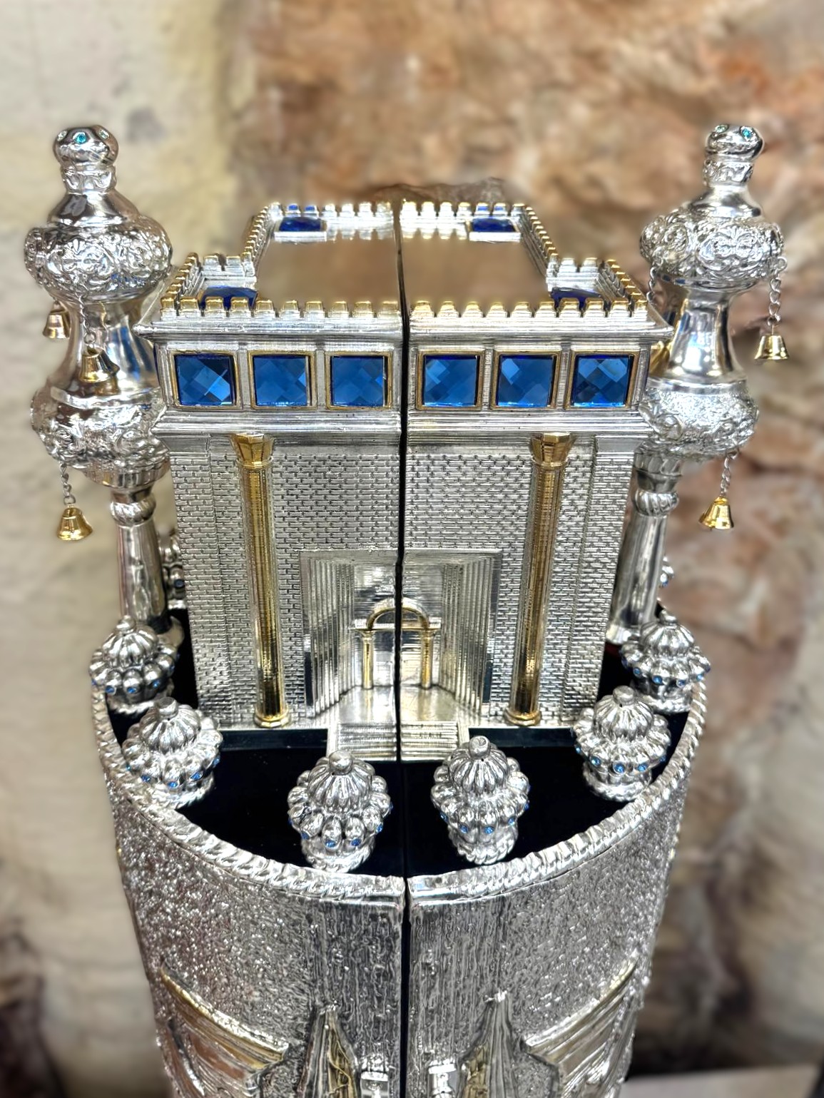 Torah Case with 3D Beit HaMikdash Top - Image 2