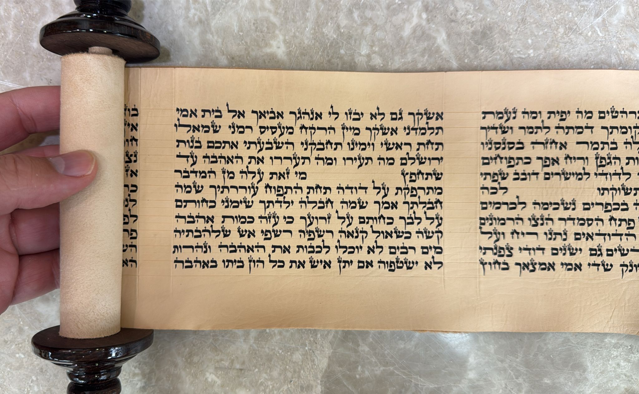 Megillat Shir HaShirim on Gevil 18 cm - Image 3