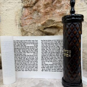מגילה ספרדי 28 ס"מ מקט 642