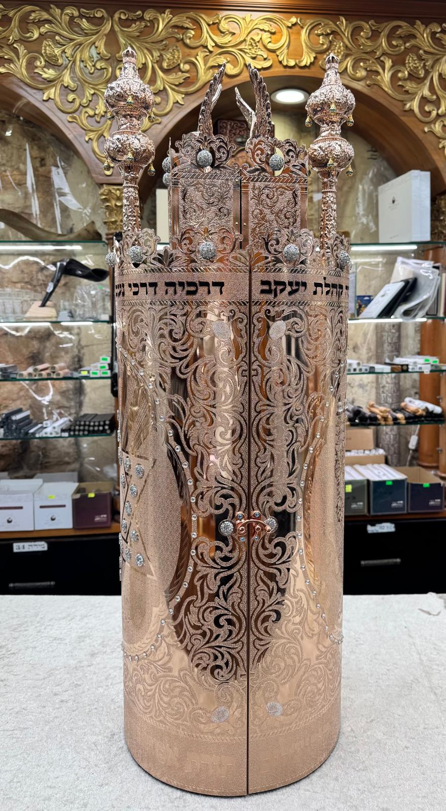 Torah Case with Rose Gold Plating (העתק) - Image 4