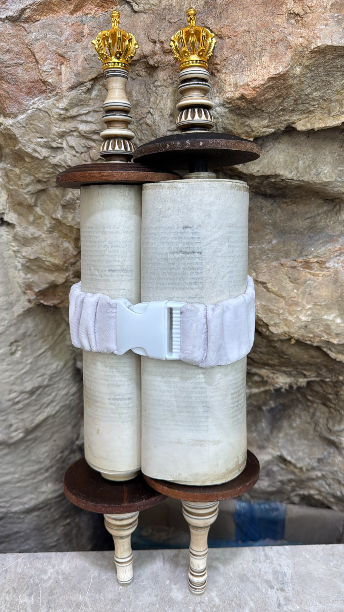 Sephardic Sefer Torah, Height 45 cm, Cat. 40 (העתק) - Image 2