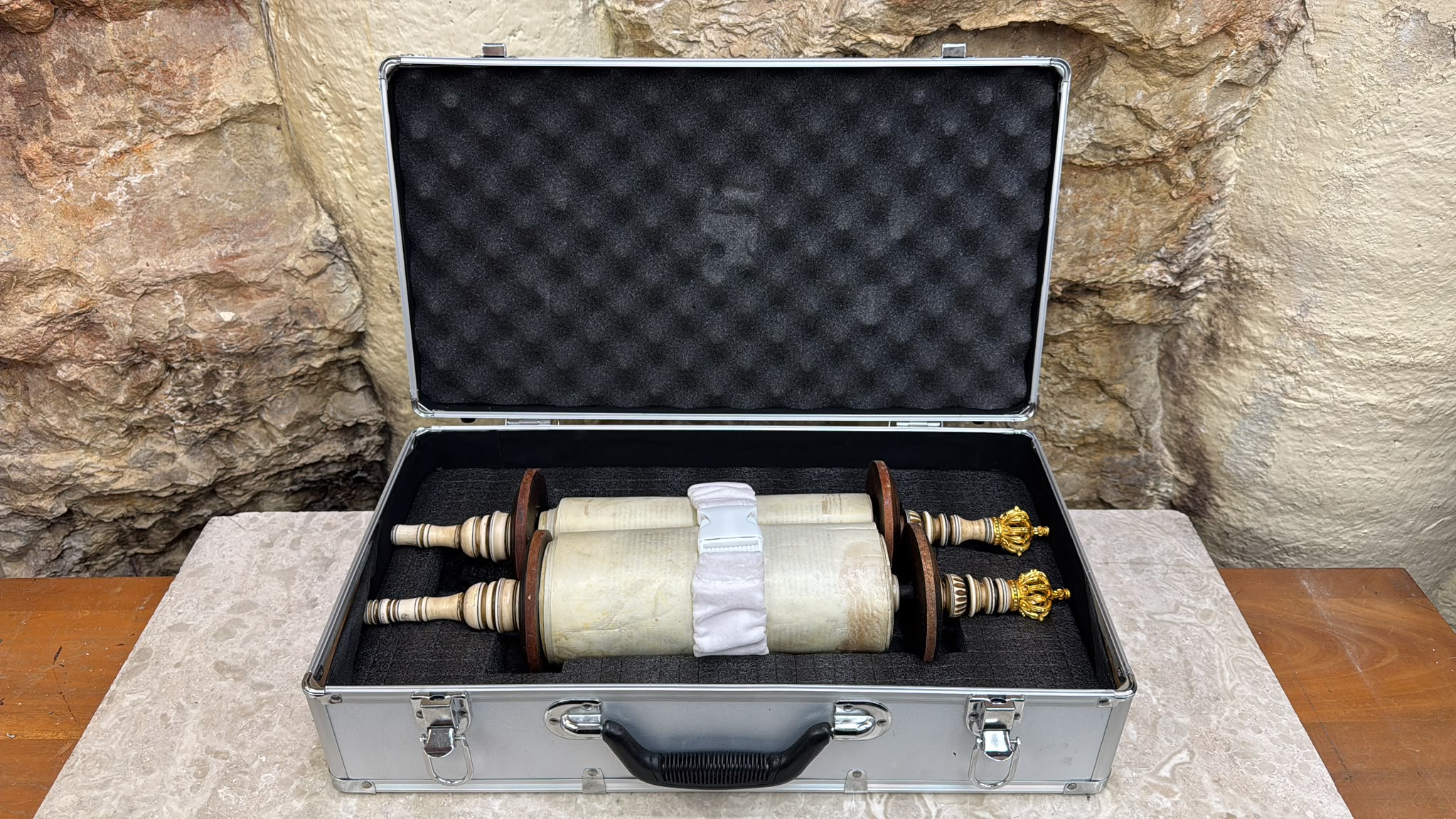 Sephardic Sefer Torah, Height 45 cm, Cat. 40 (העתק) - Image 10