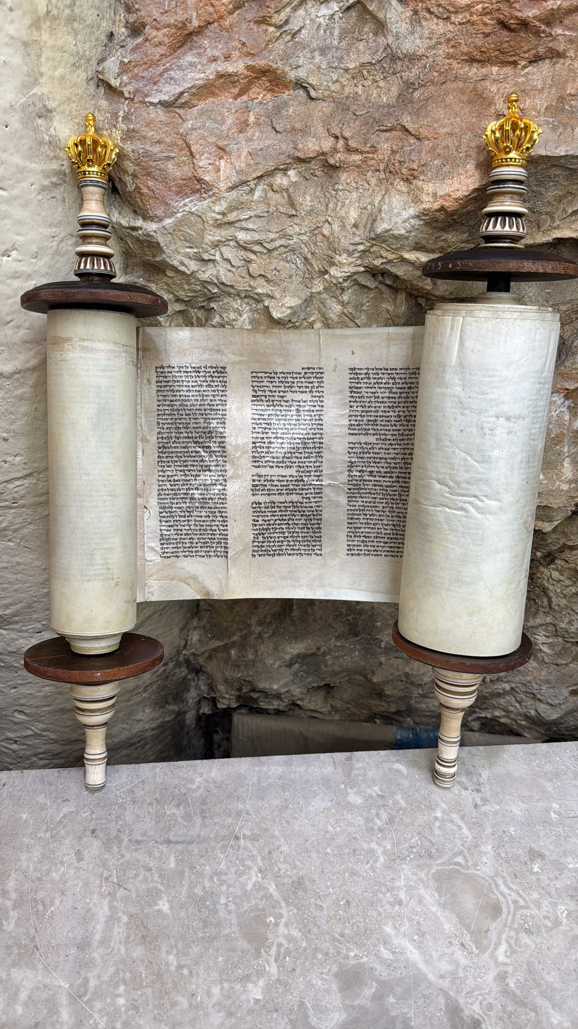 Sephardic Sefer Torah, Height 45 cm, Cat. 40 (העתק) - Image 8