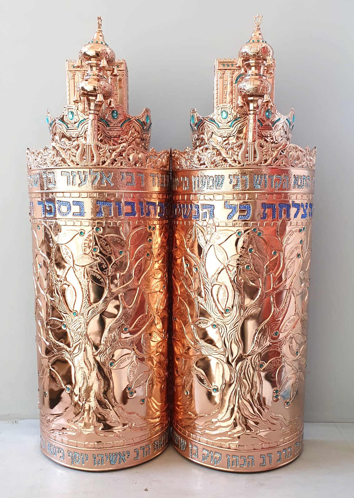 Magnificent Case for Sefer Torah Model Breastplate Inlaid (העתק) (העתק) - Image 2